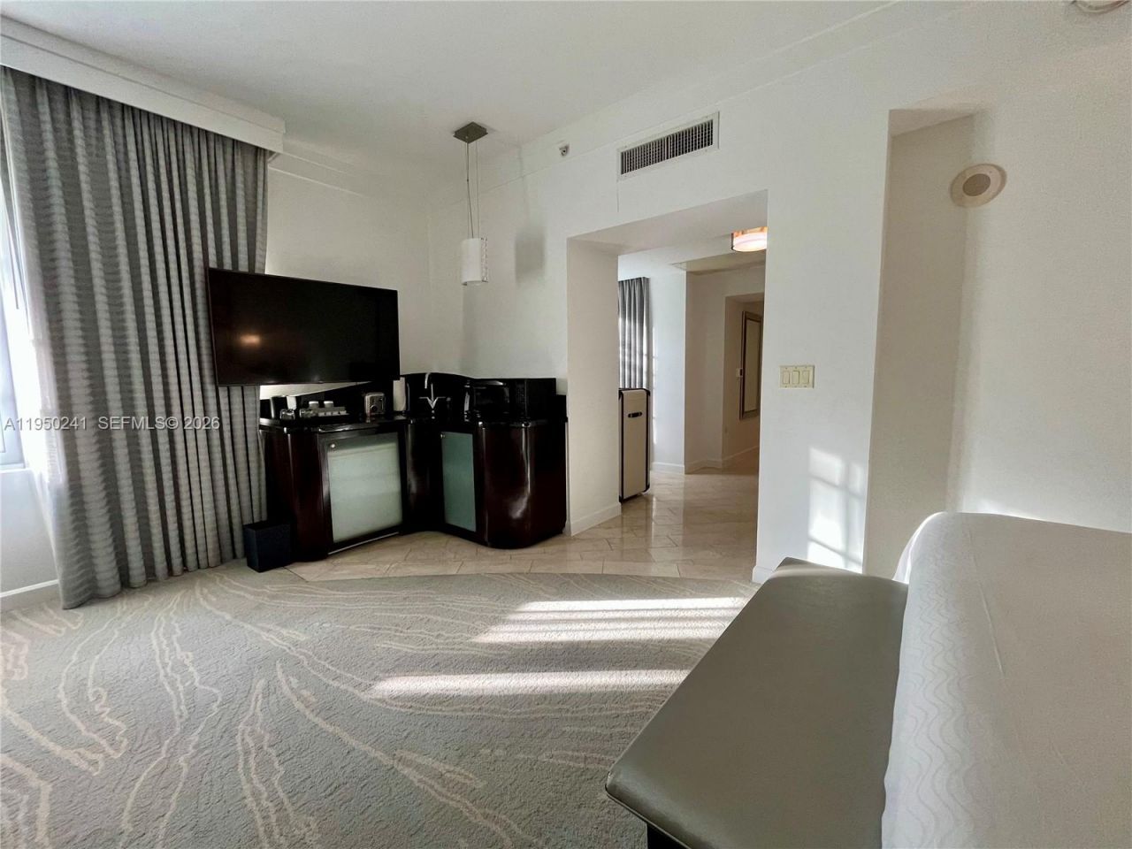 4391 Collins Ave, Unit 419, Miami Beach, FL 33140 Photo