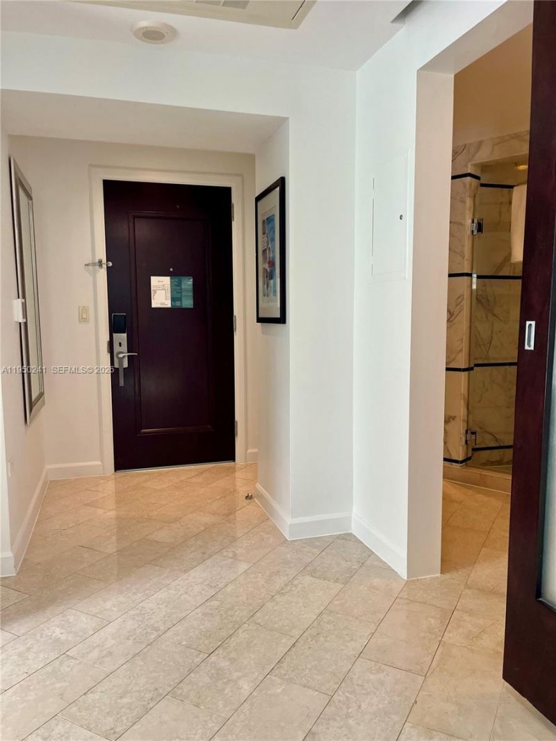 4391 Collins Ave, Unit 419, Miami Beach, FL 33140 Photo