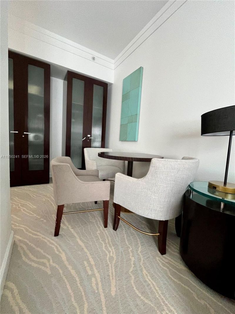 4391 Collins Ave, Unit 419, Miami Beach, FL 33140 Photo