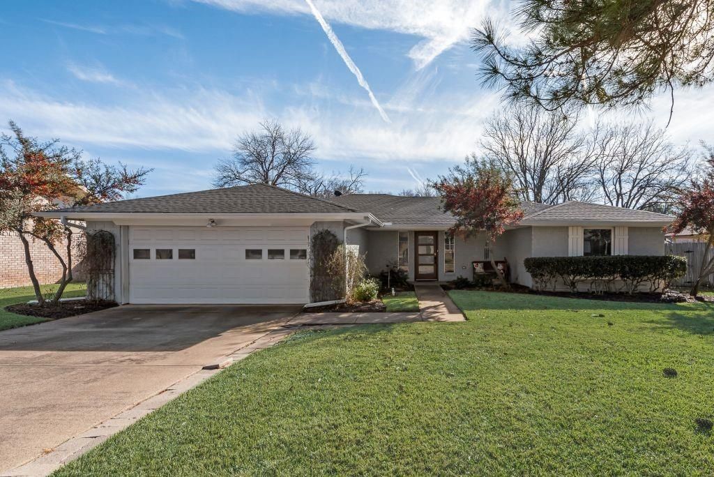 2923 Southridge Drive, Grapevine, TX 76051 Main Photo