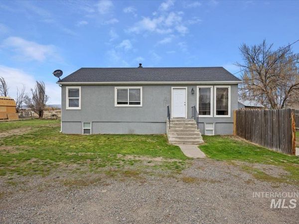 532 W 2nd Ave, Gooding, ID 83330