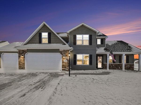 3940 E Kings Pass, Warsaw, IN 46582