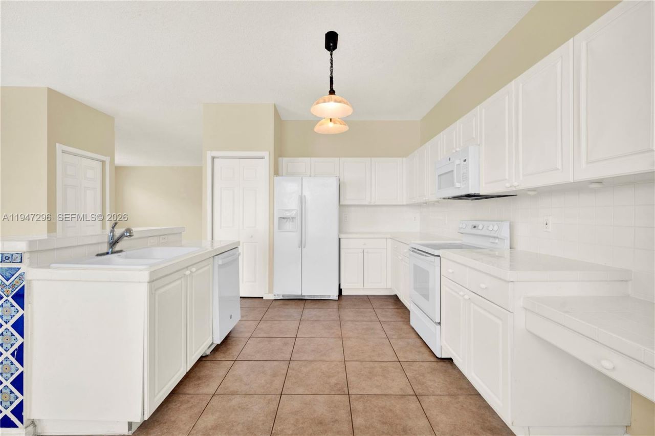 2346 SW 164th Ave, Miramar, FL 33027 Photo