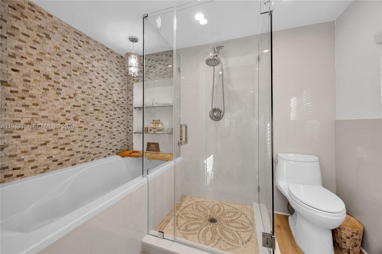 6220 SW 61st St, South Miami, FL 33143 Photo