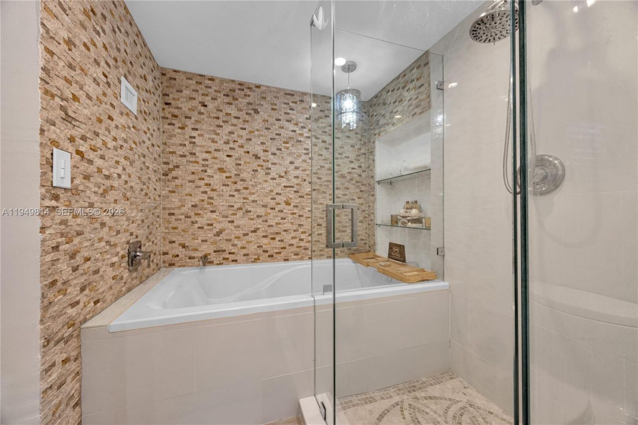 6220 SW 61st St, South Miami, FL 33143 Photo