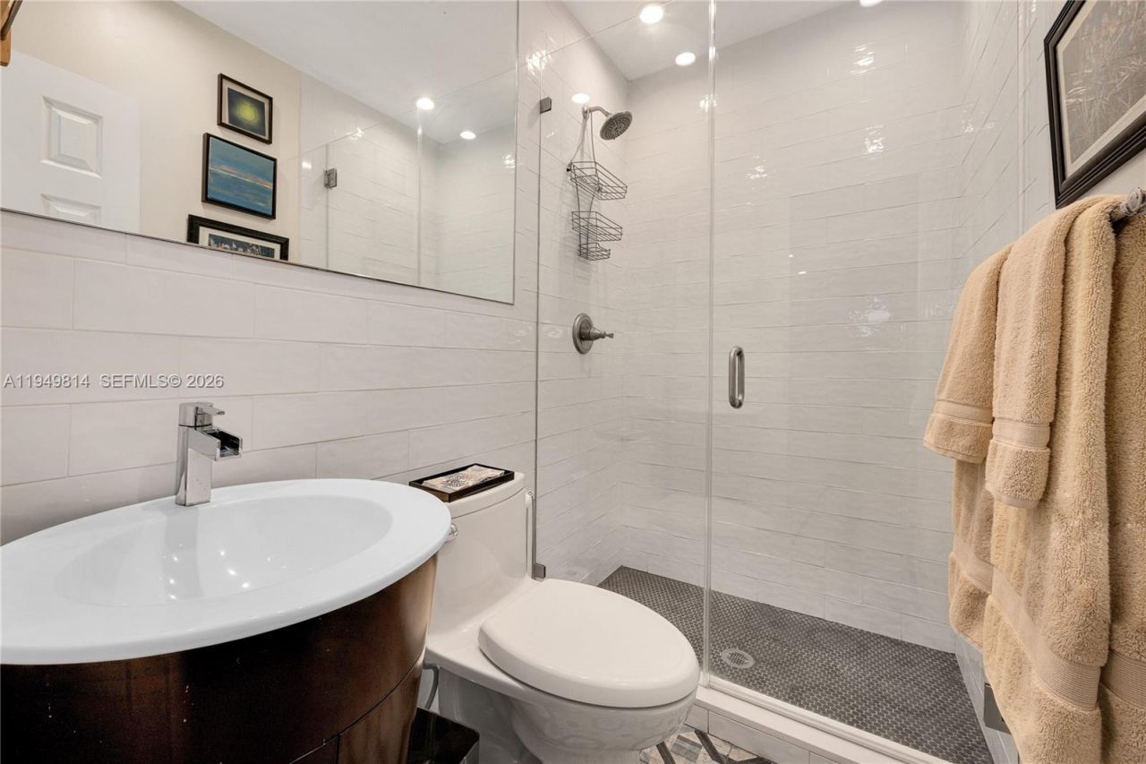 6220 SW 61st St, South Miami, FL 33143 Photo