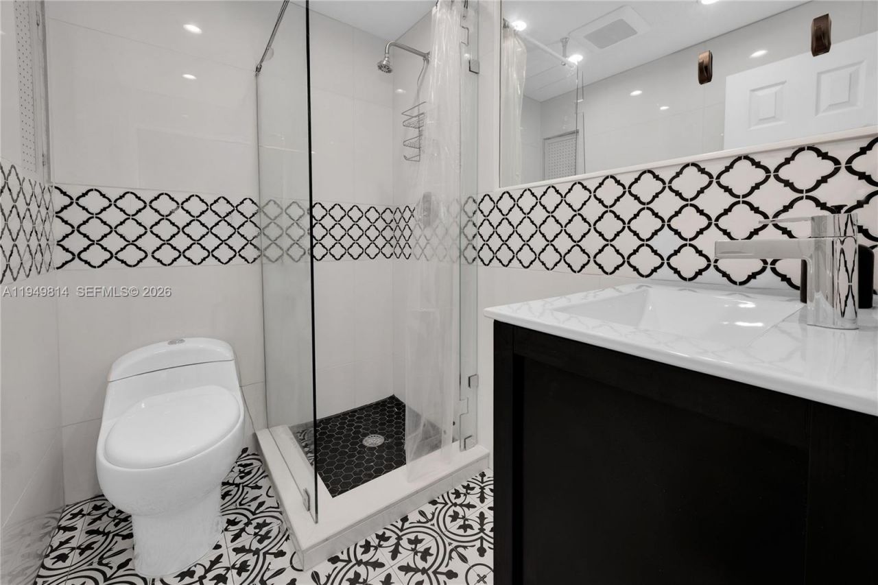 6220 SW 61st St, South Miami, FL 33143 Photo