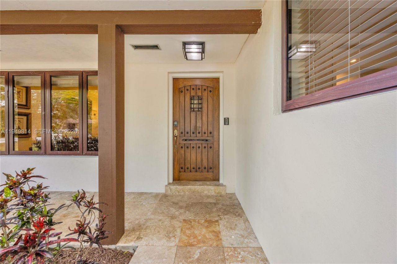 6220 SW 61st St, South Miami, FL 33143 Photo