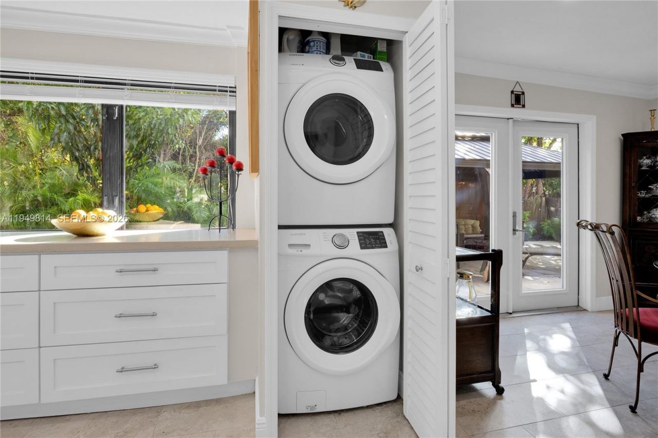 6220 SW 61st St, South Miami, FL 33143 Photo