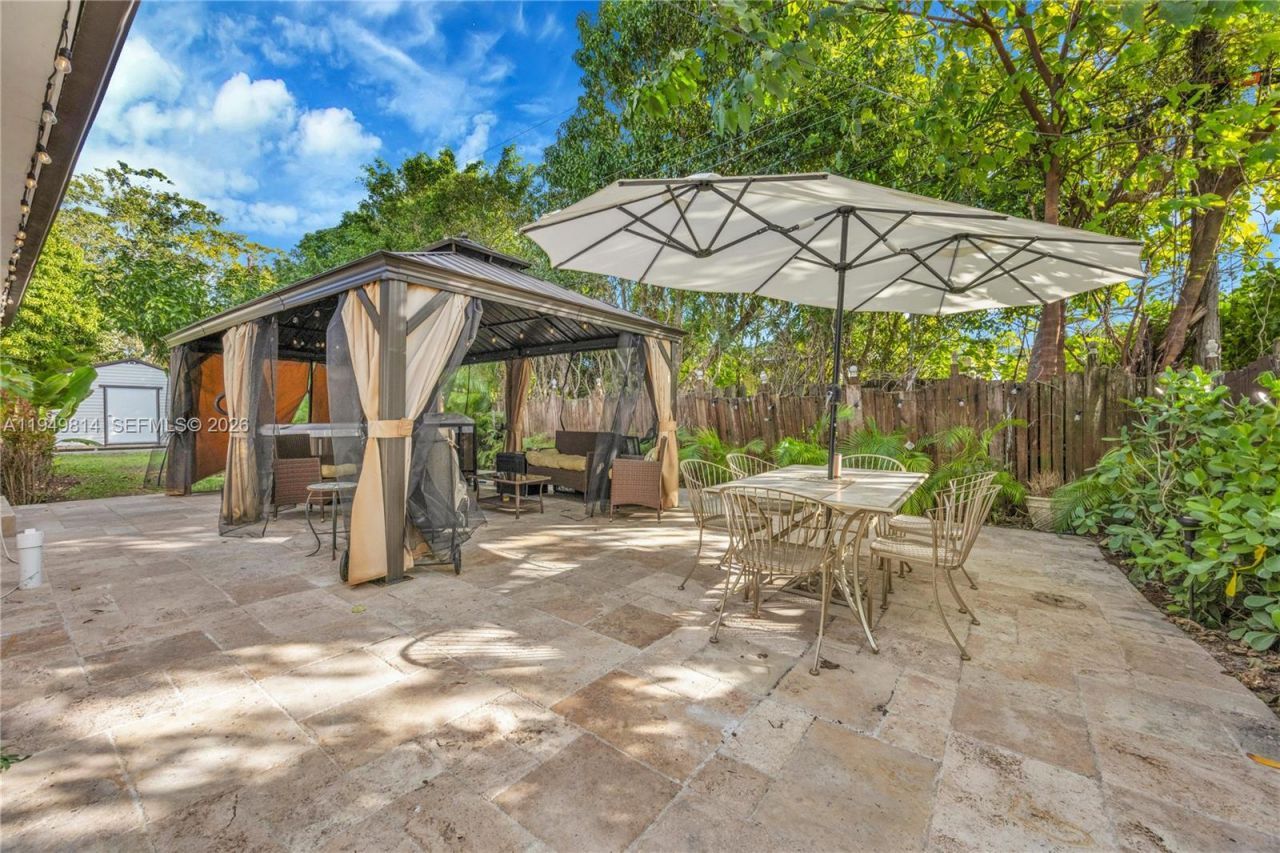 6220 SW 61st St, South Miami, FL 33143 Photo