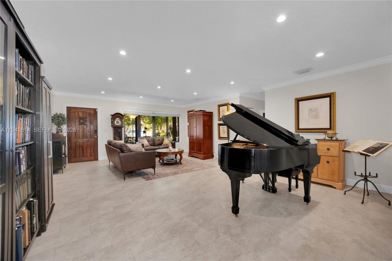 6220 SW 61st St, South Miami, FL 33143 Photo