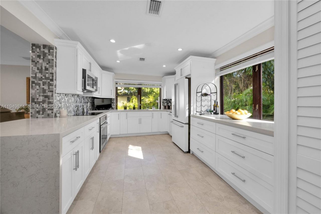 6220 SW 61st St, South Miami, FL 33143 Photo