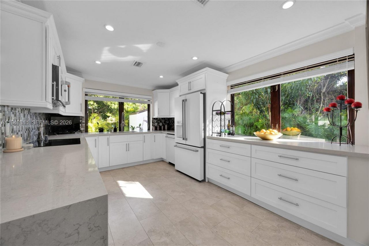 6220 SW 61st St, South Miami, FL 33143 Photo