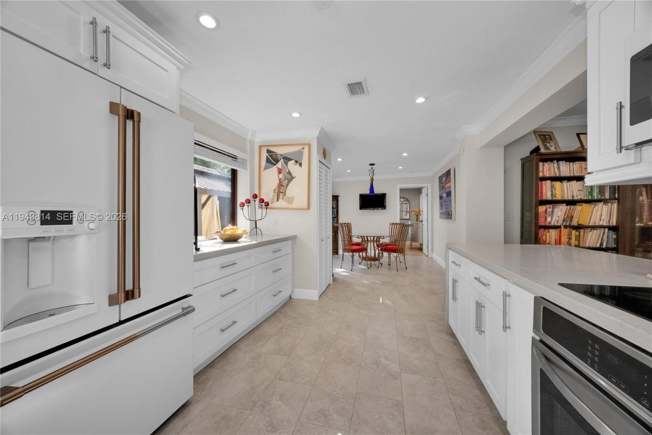 6220 SW 61st St, South Miami, FL 33143 Photo