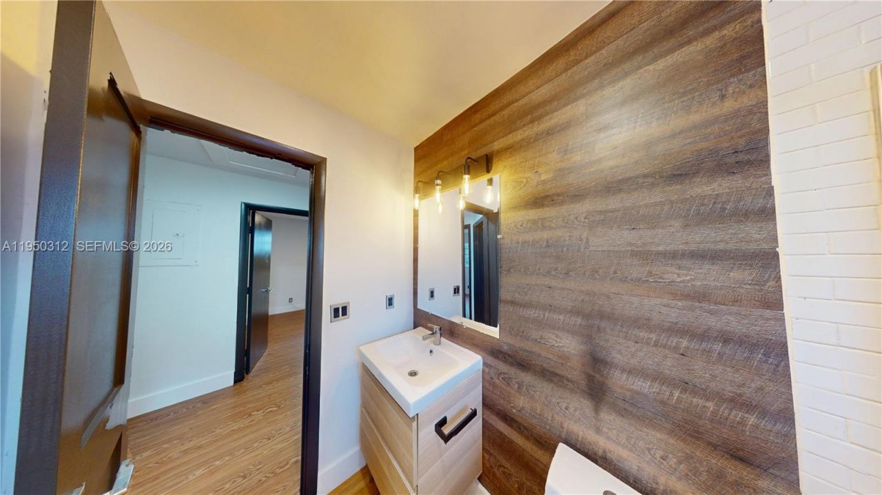 404 NW 21st Ter, Fort Lauderdale, FL 33311 Photo