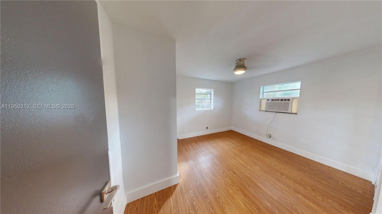 404 NW 21st Ter, Fort Lauderdale, FL 33311 Photo