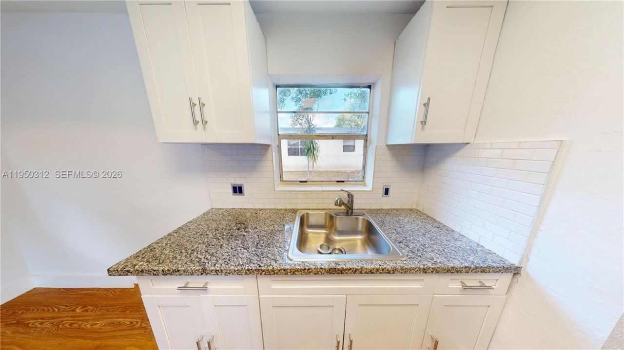 404 NW 21st Ter, Fort Lauderdale, FL 33311 Photo