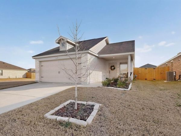 1429 Dovekie Drive, Forney, TX 75126