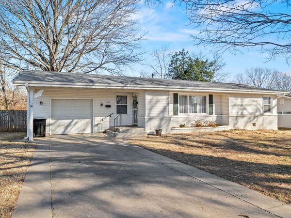 1865 E Edgewood Street, Springfield, MO 65804