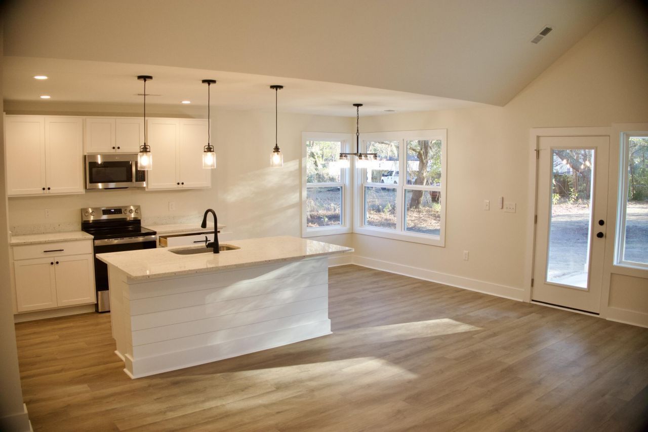 6239 Ballpark Road Photo 4