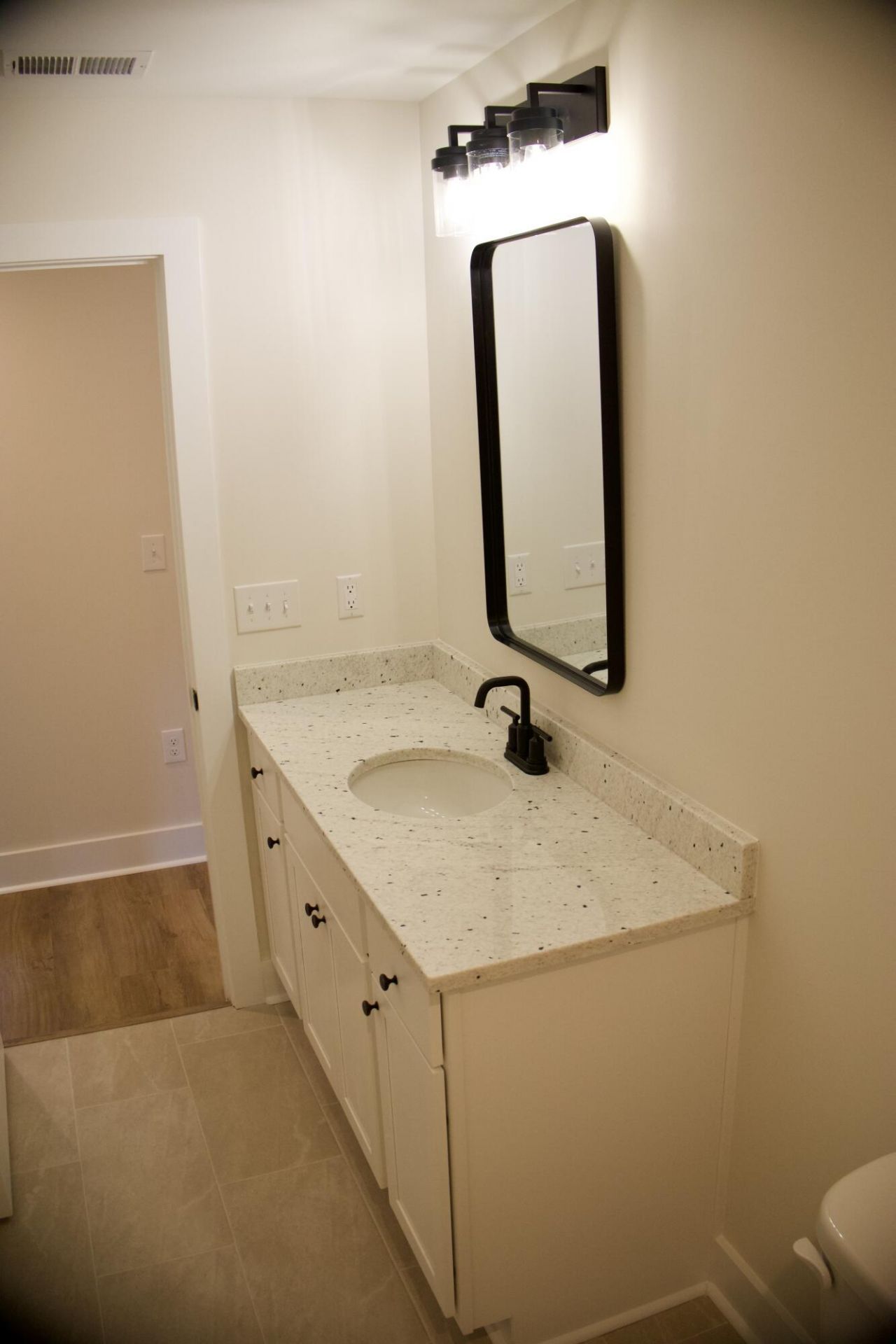 6239 Ballpark Road Photo 9