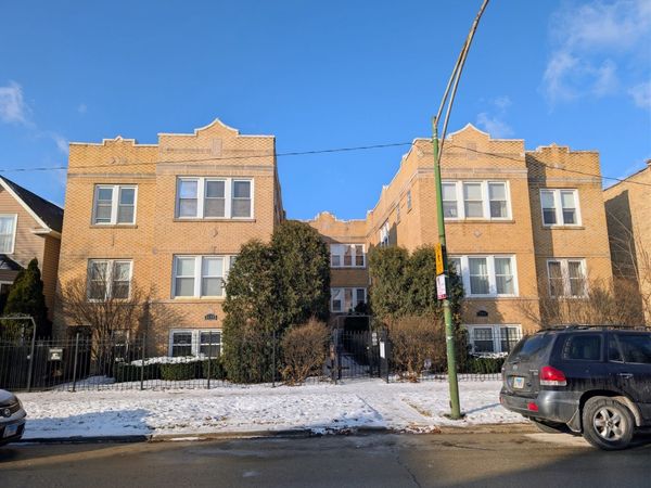 3910 N Bernard Street, Unit 2E, Chicago, IL 60618