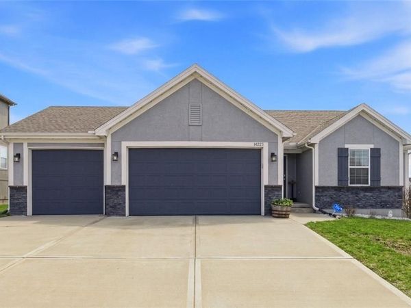 14223 Amanda Lane, Basehor, KS 66007