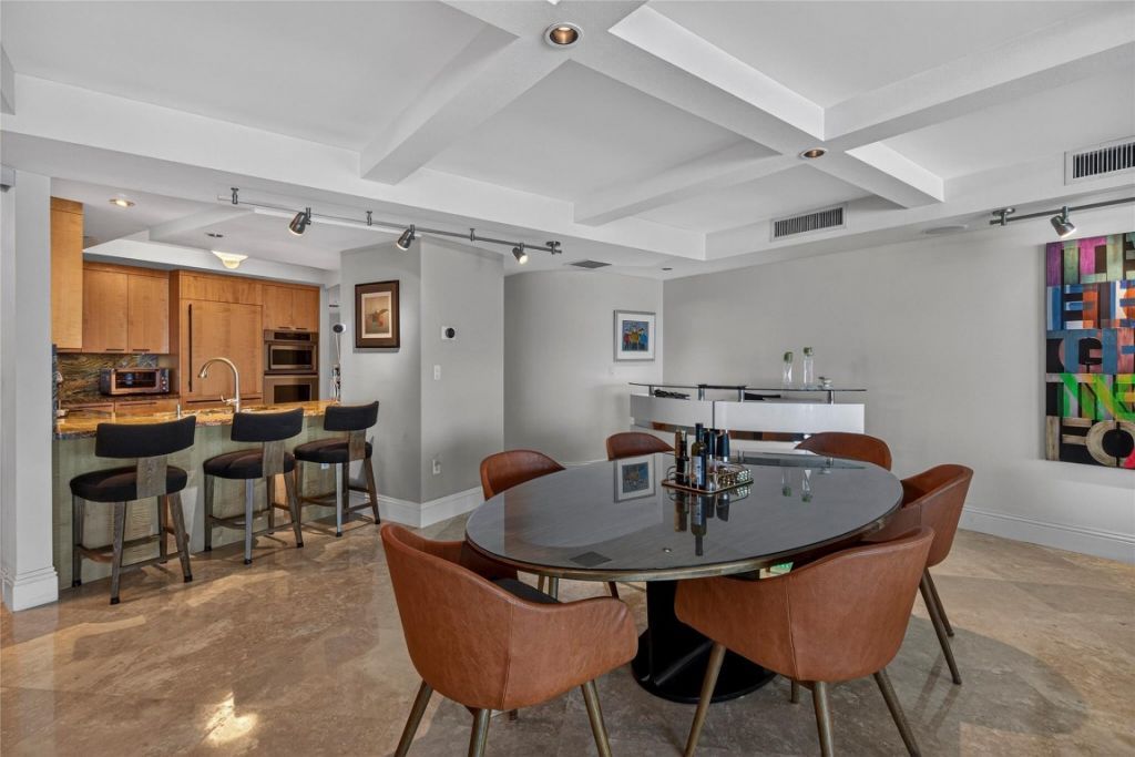 1200 Holiday Drive, Unit 402, Fort Lauderdale, FL 33316 Photo