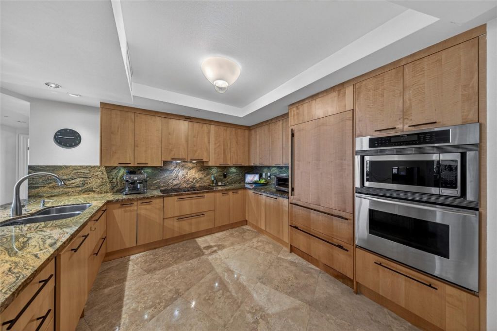 1200 Holiday Drive, Unit 402, Fort Lauderdale, FL 33316 Photo