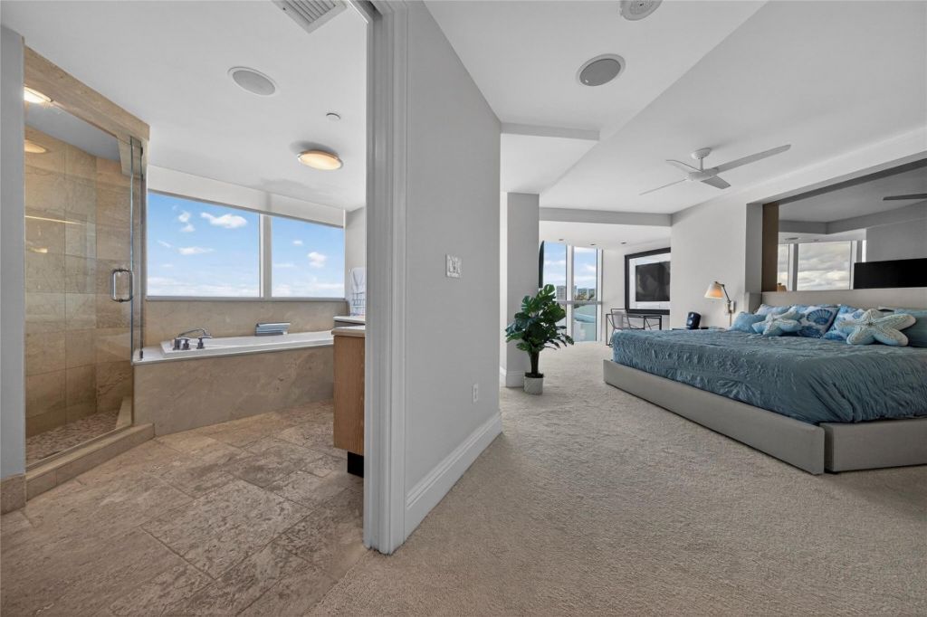 1200 Holiday Drive, Unit 402, Fort Lauderdale, FL 33316 Photo