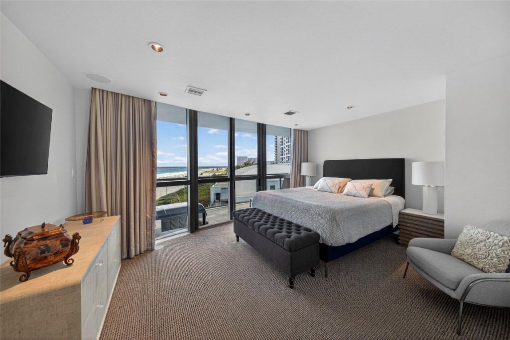 1200 Holiday Drive, Unit 402, Fort Lauderdale, FL 33316 Photo