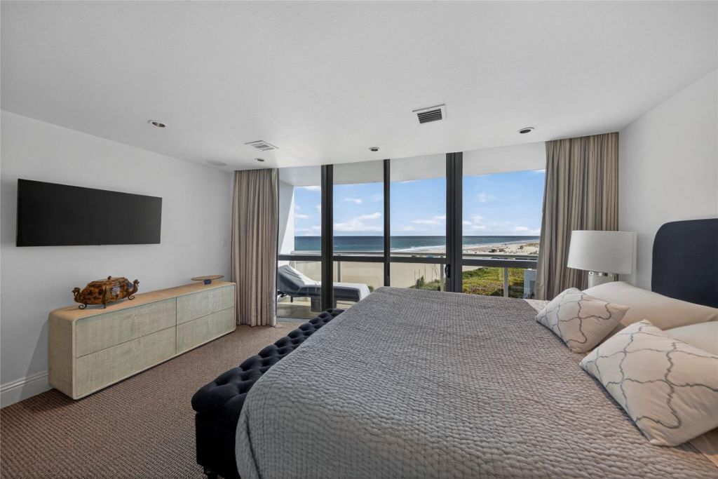 1200 Holiday Drive, Unit 402, Fort Lauderdale, FL 33316 Photo