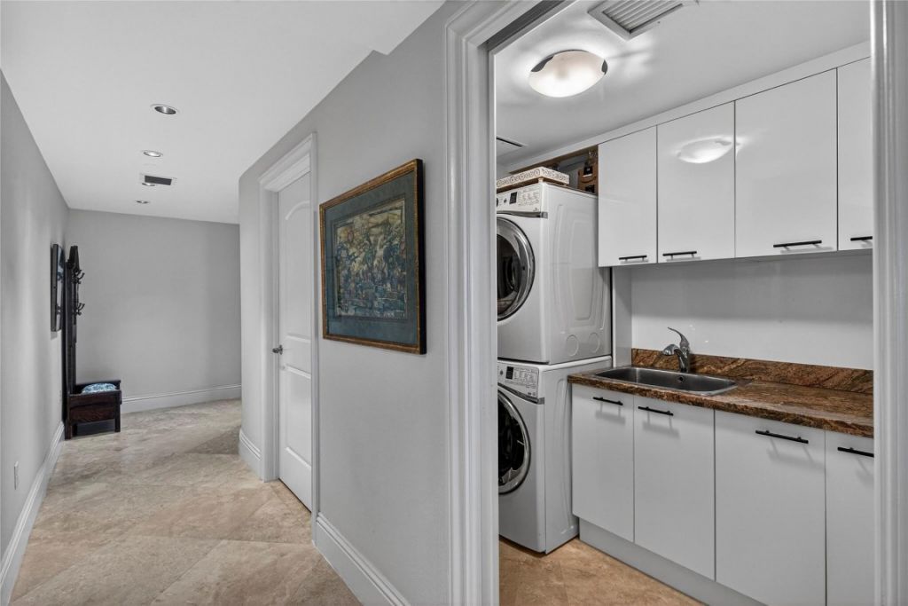 1200 Holiday Drive, Unit 402, Fort Lauderdale, FL 33316 Photo