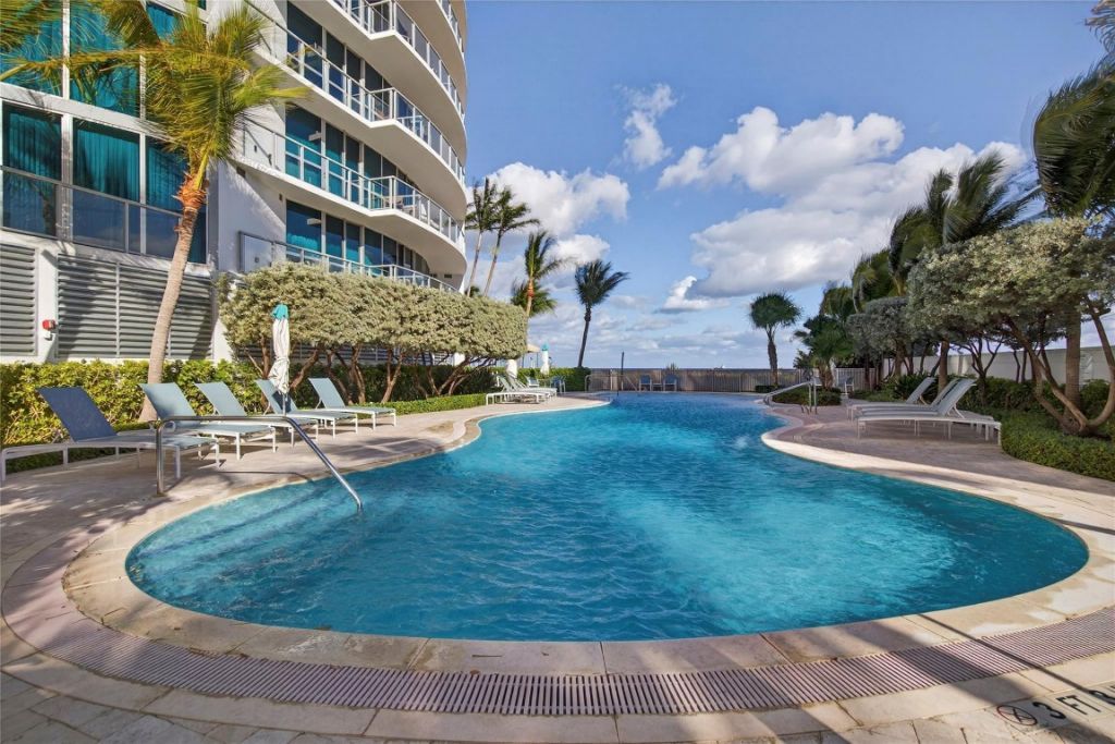 1200 Holiday Drive, Unit 402, Fort Lauderdale, FL 33316 Photo