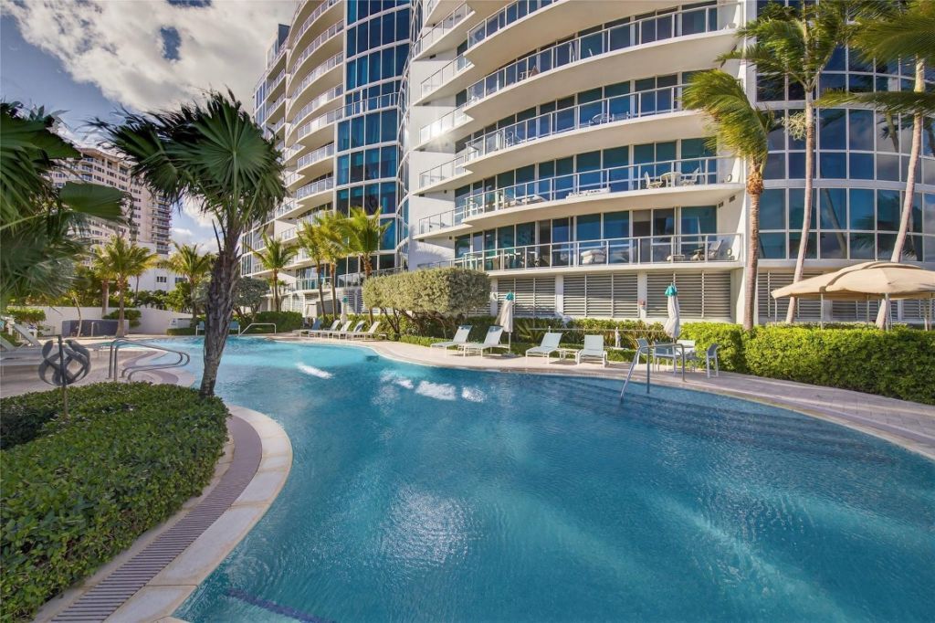 1200 Holiday Drive, Unit 402, Fort Lauderdale, FL 33316 Photo