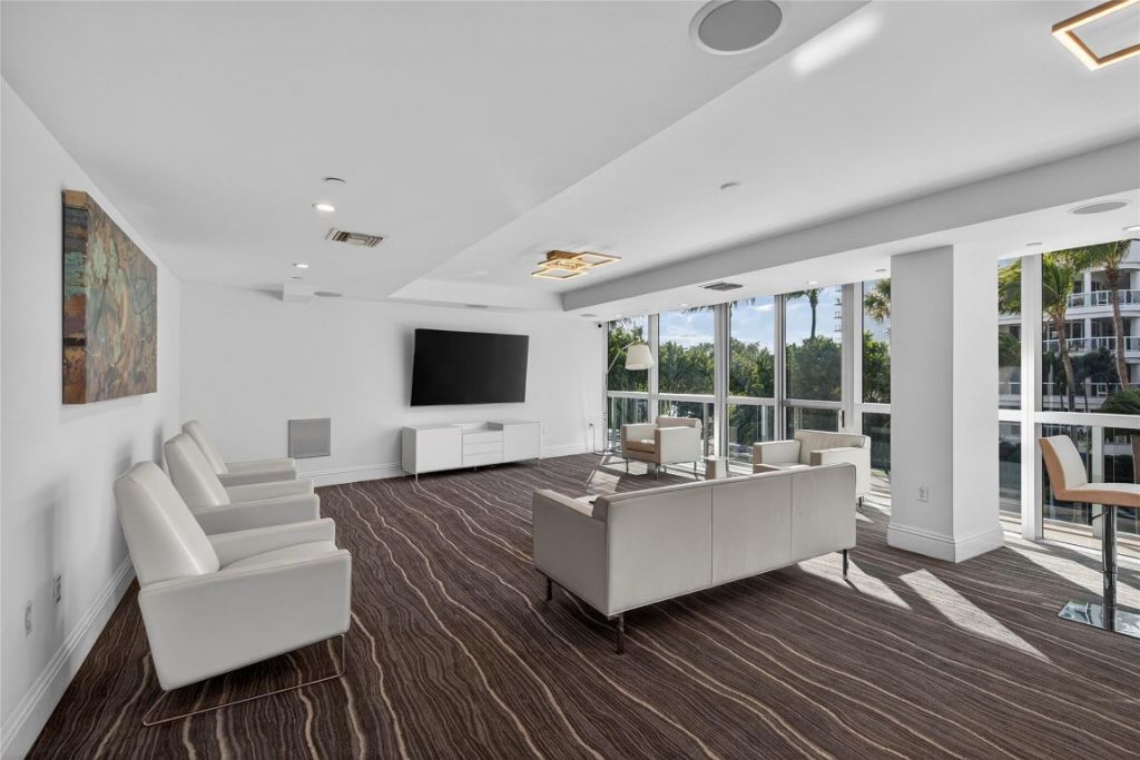 1200 Holiday Drive, Unit 402, Fort Lauderdale, FL 33316 Photo