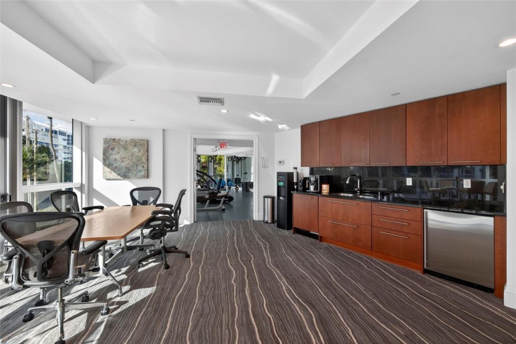 1200 Holiday Drive, Unit 402, Fort Lauderdale, FL 33316 Photo