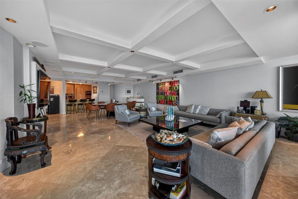 1200 Holiday Drive, Unit 402, Fort Lauderdale, FL 33316 Photo