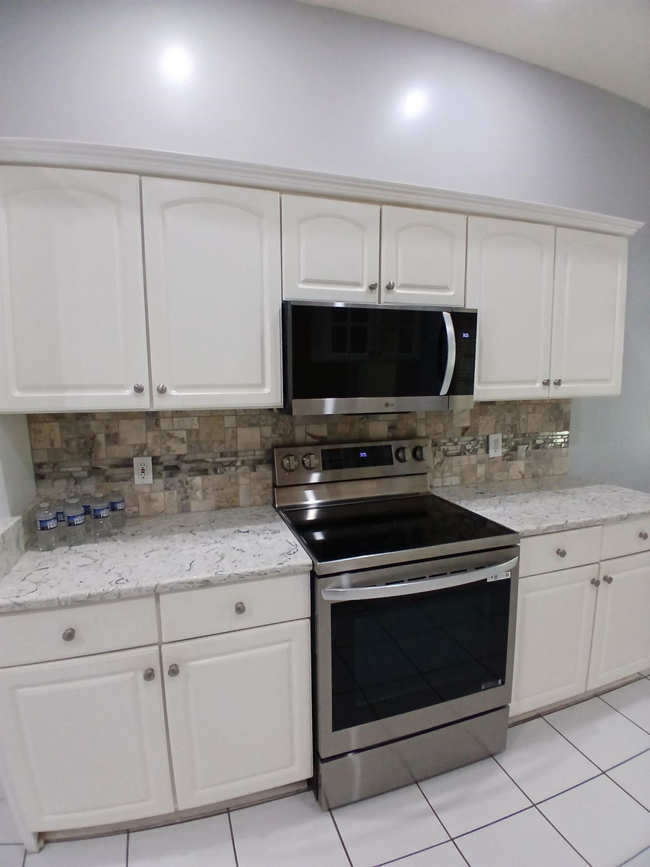 6908 Ashley Cove Dr. Photo 10