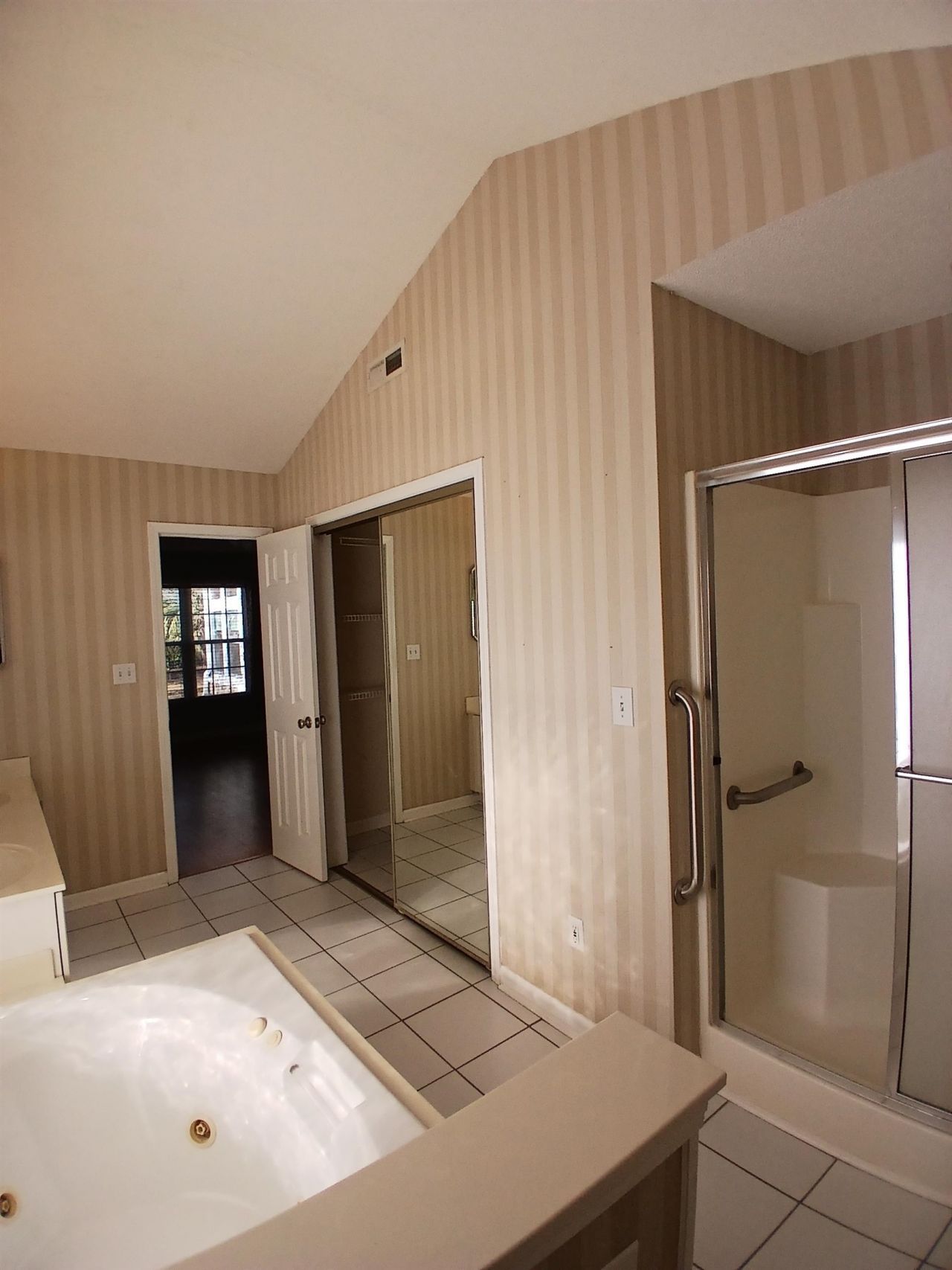 6908 Ashley Cove Dr. Photo 29