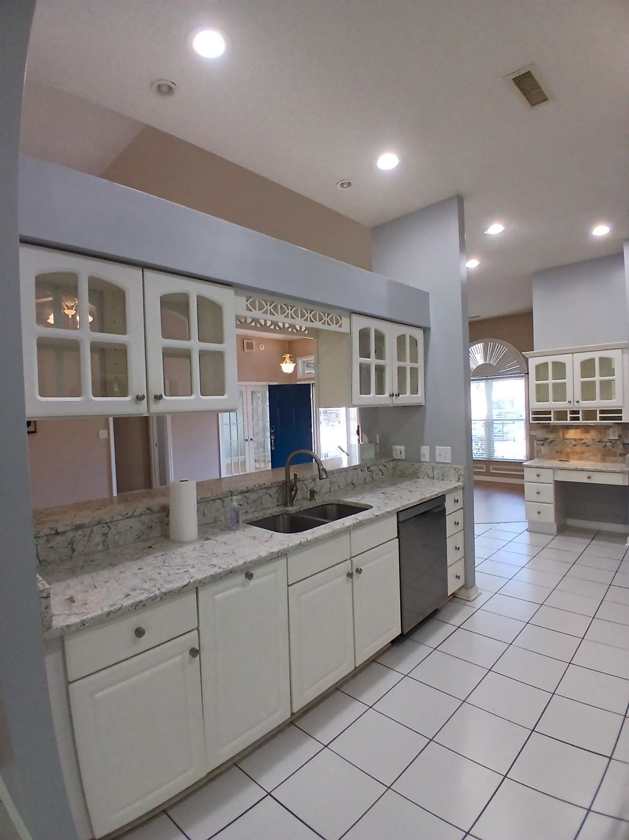 6908 Ashley Cove Dr. Photo 8