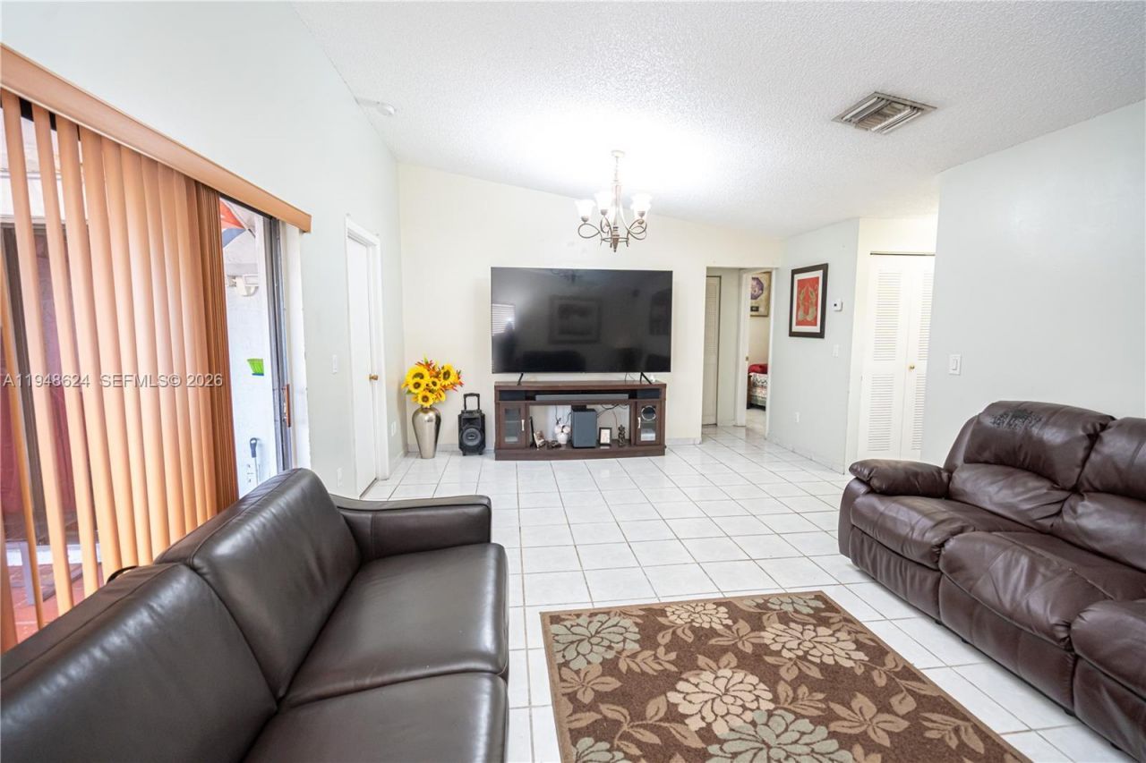 15235 SW 64th Ter, Unit 9-35, Miami, FL 33193 Photo