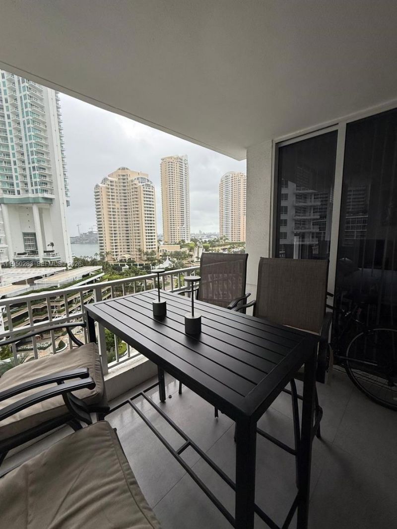 701 Brickell Key Blvd , Unit 1105, Miami, FL 33131 Photo