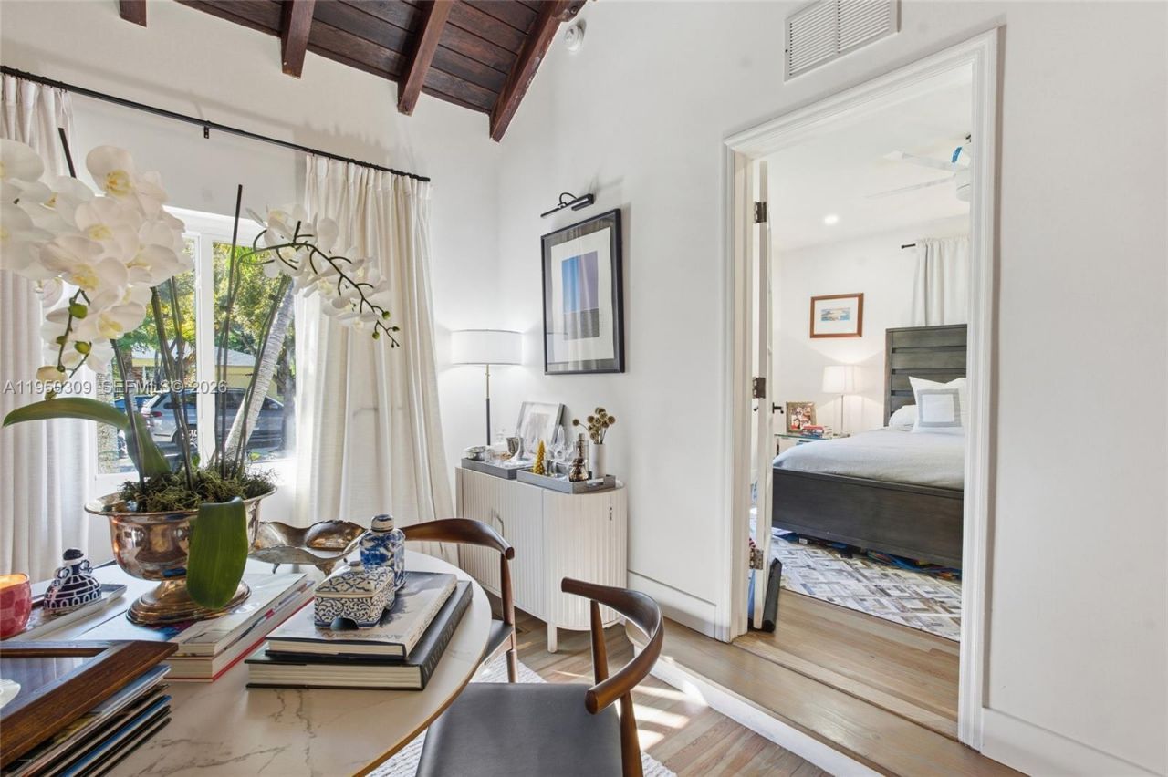 453 NE 89th St , El Portal, FL 33138 Photo