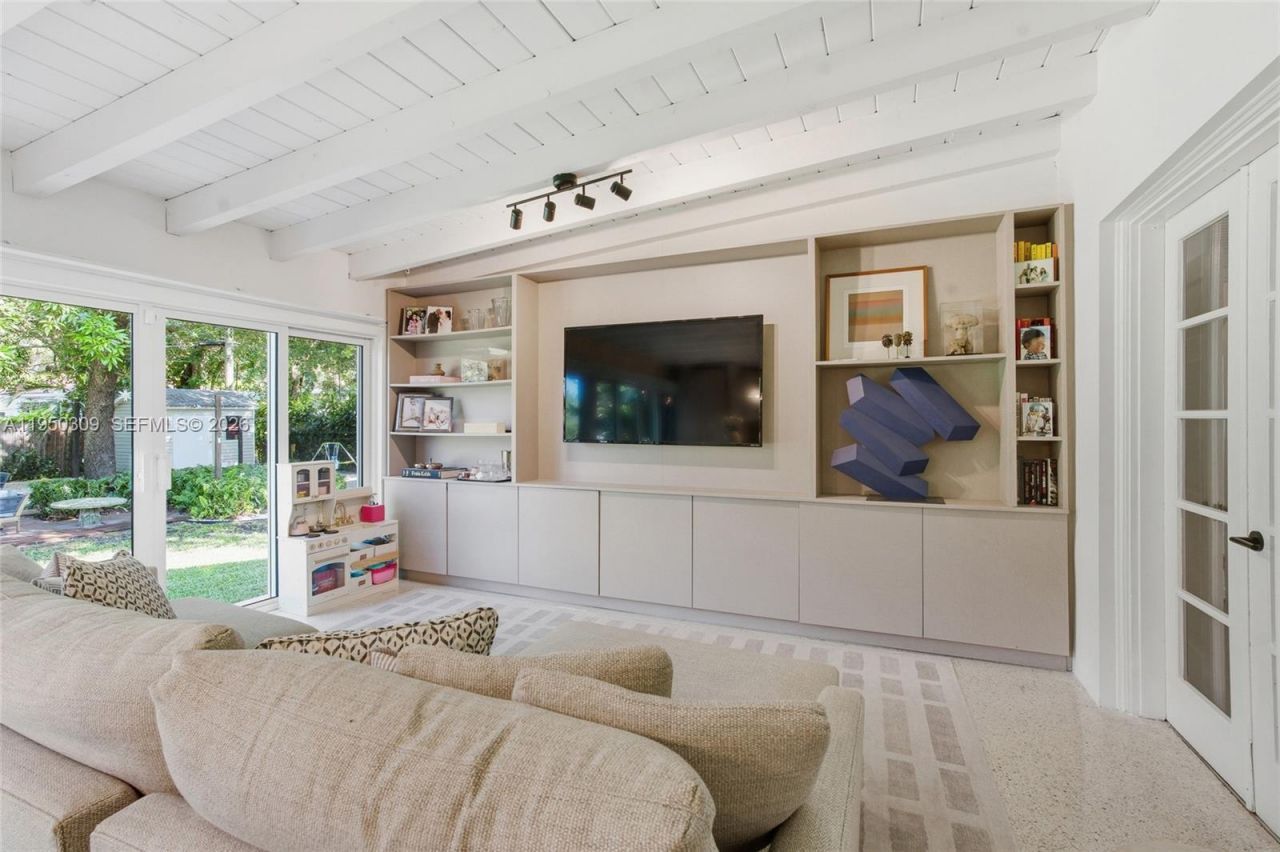 453 NE 89th St , El Portal, FL 33138 Photo