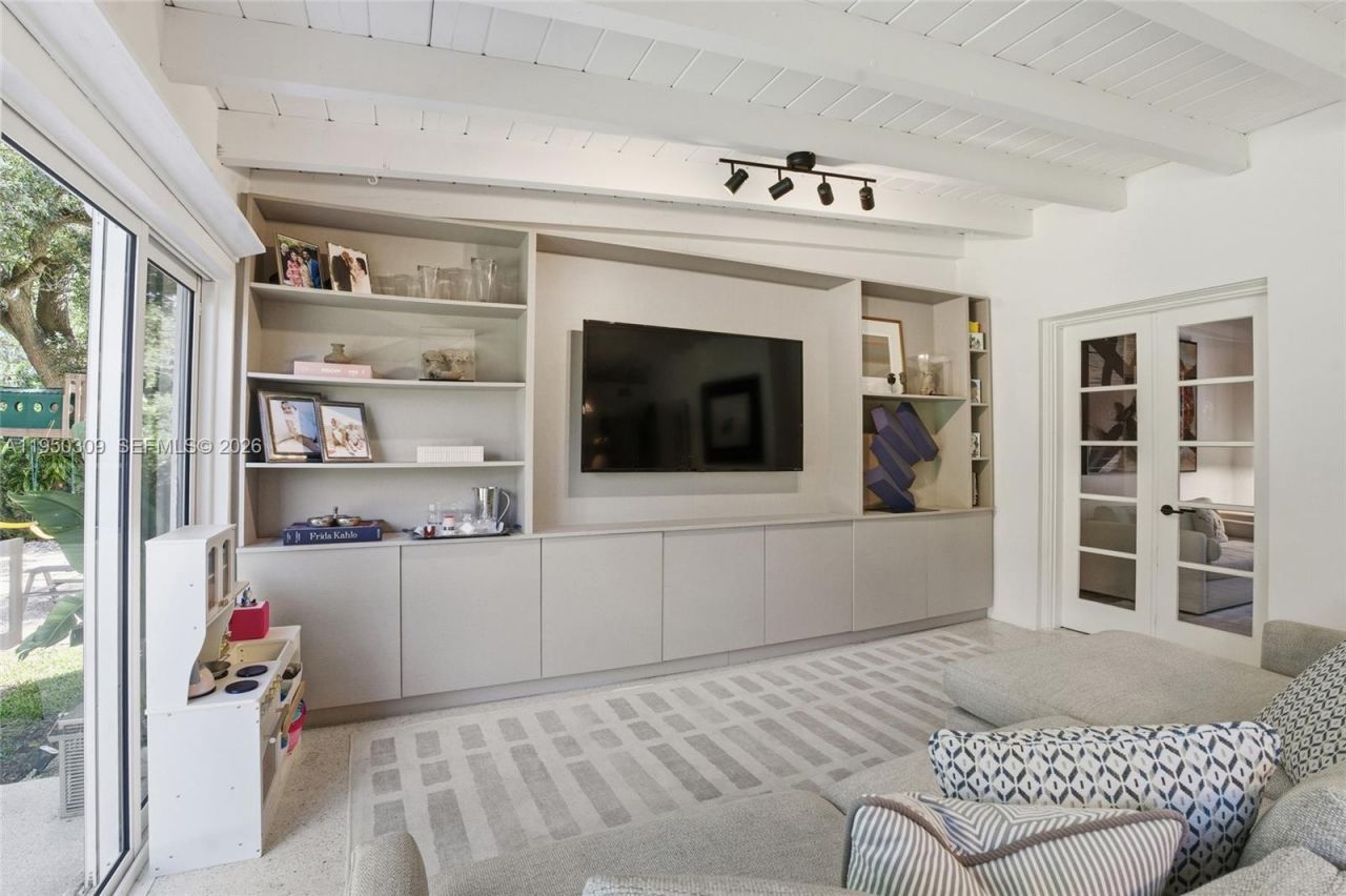 453 NE 89th St , El Portal, FL 33138 Photo