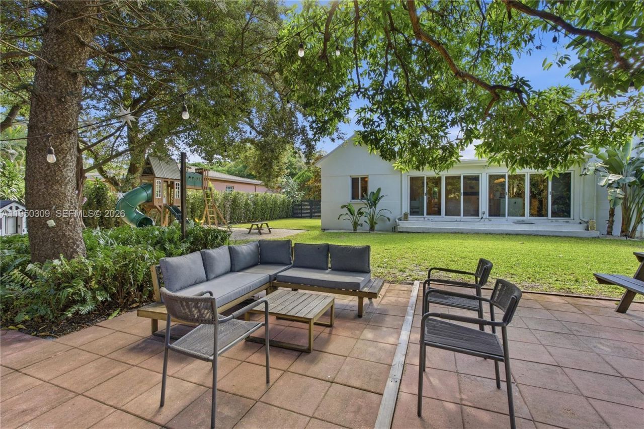 453 NE 89th St , El Portal, FL 33138 Photo