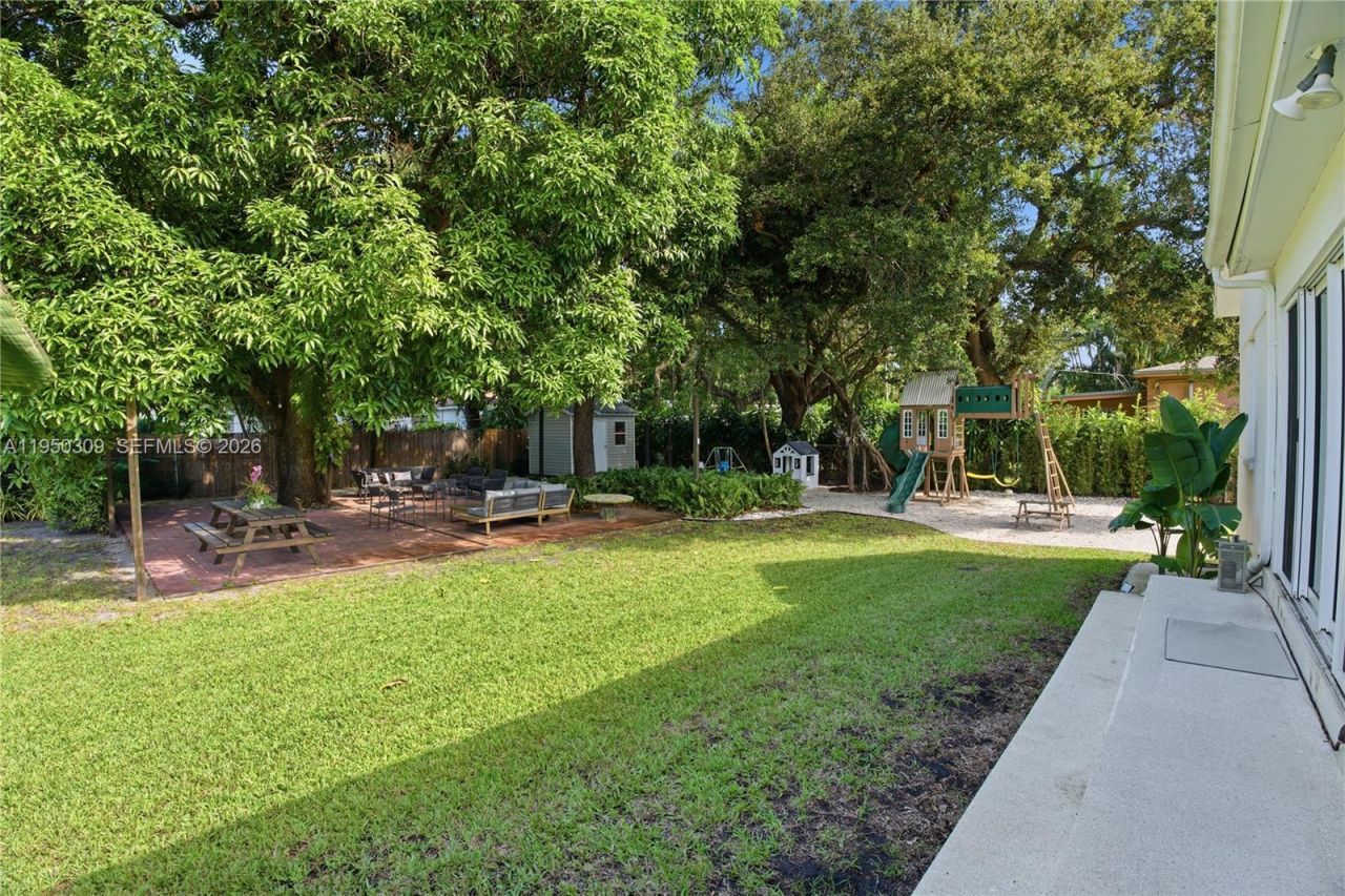 453 NE 89th St , El Portal, FL 33138 Photo