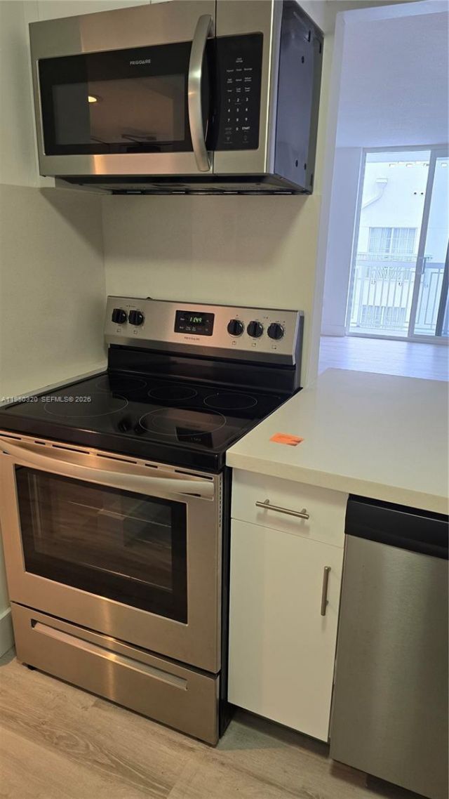 401 Ocean Dr, Unit 425, Miami Beach, FL 33139 Photo