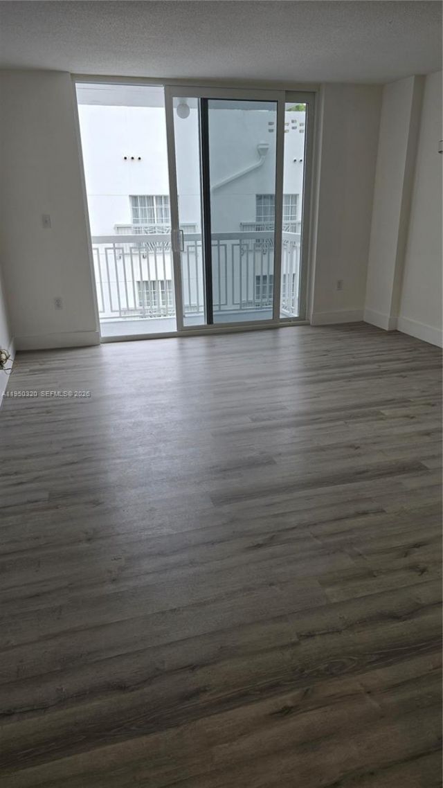 401 Ocean Dr, Unit 425, Miami Beach, FL 33139 Photo